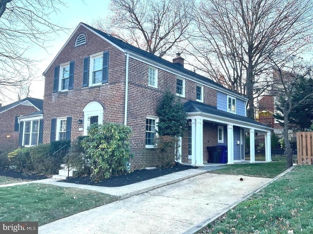 1010 N Kentucky Street - Photo 0