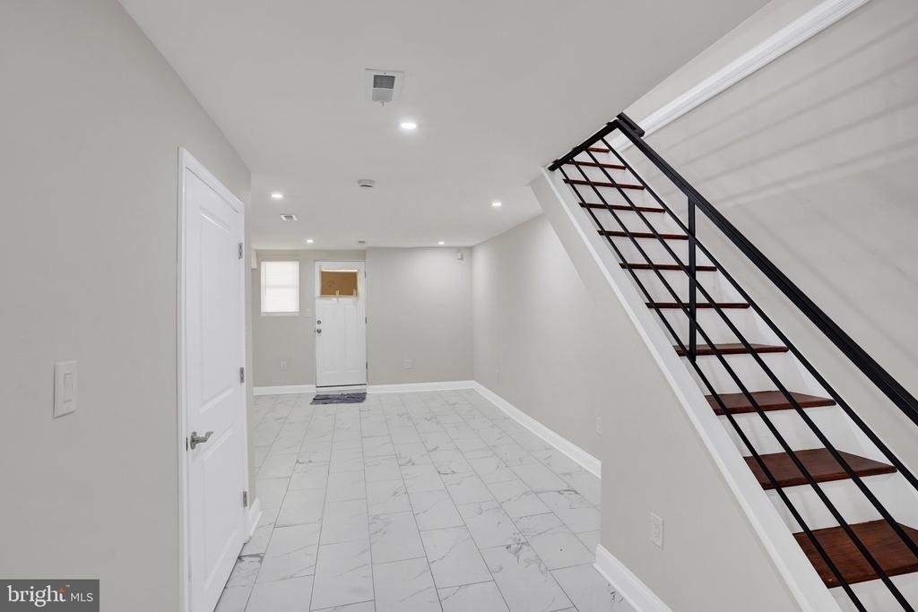 1424 S Napa Street - Photo 6