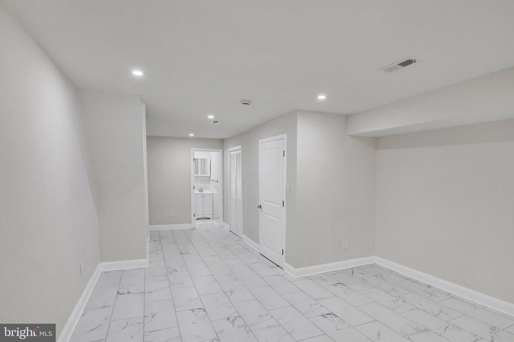 1424 S Napa Street - Photo 7