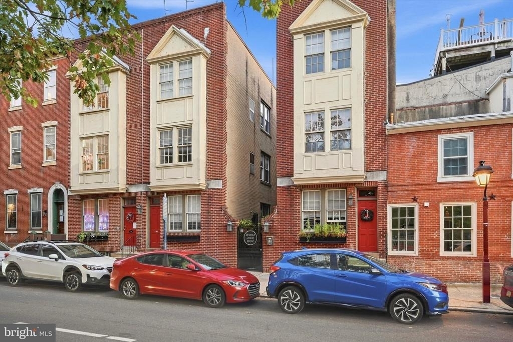 334 Lombard Street - Photo 1
