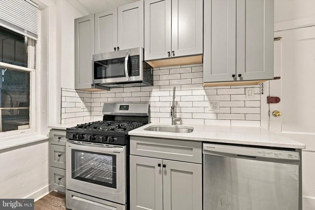 334 Lombard Street - Photo 5