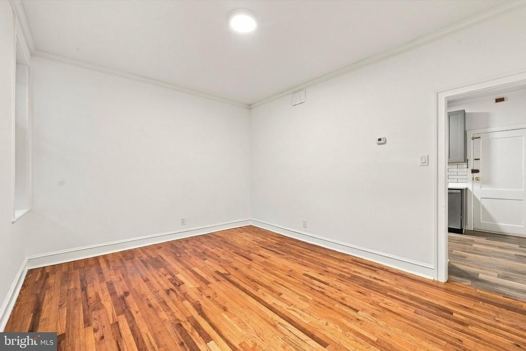 334 Lombard Street - Photo 8