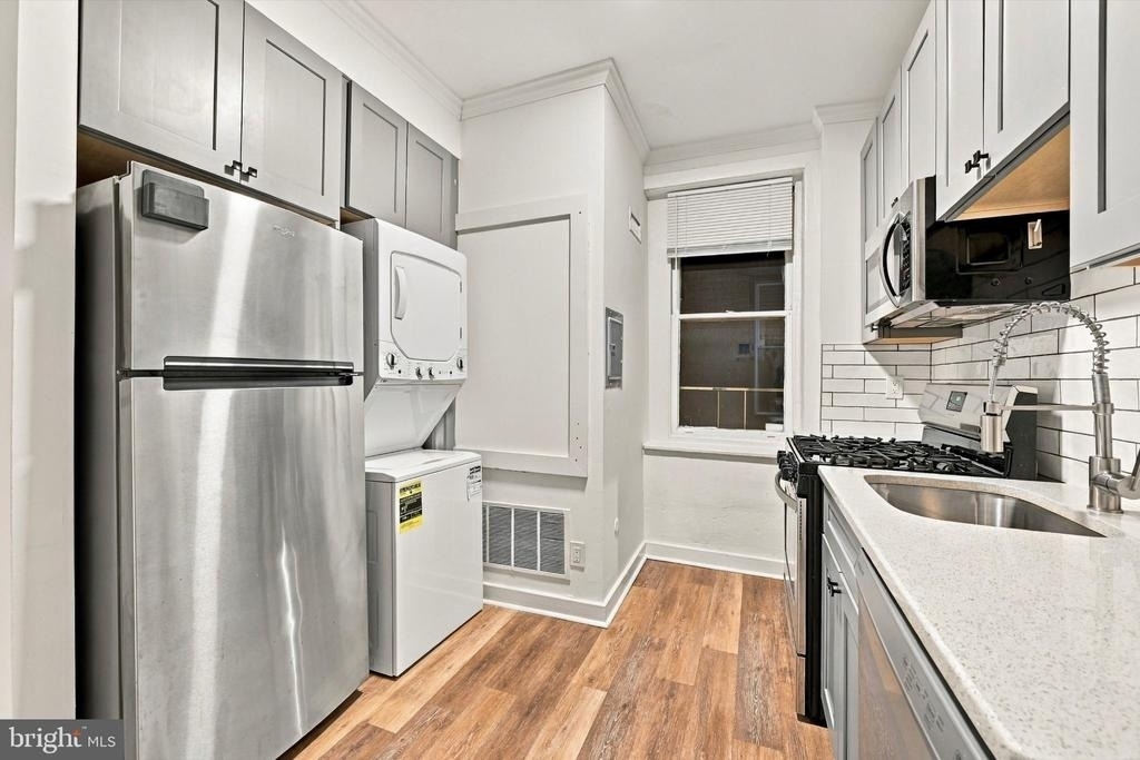 334 Lombard Street - Photo 3