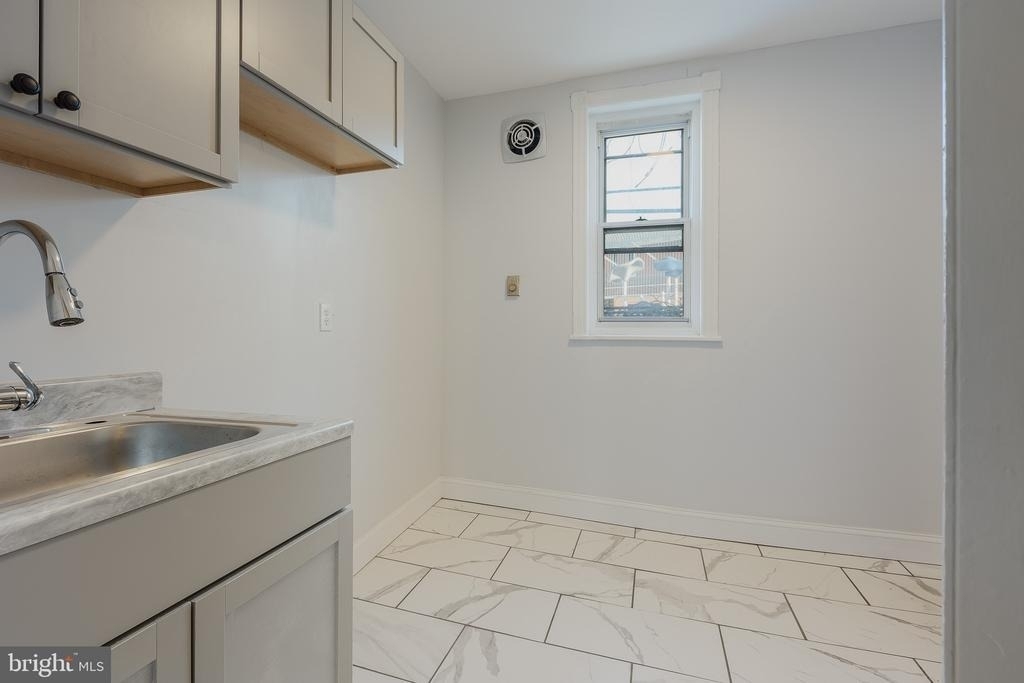 2661 N Douglas Street - Photo 6