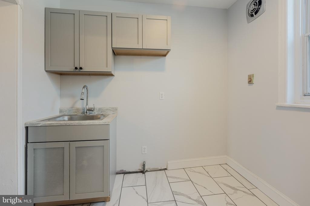 2661 N Douglas Street - Photo 7