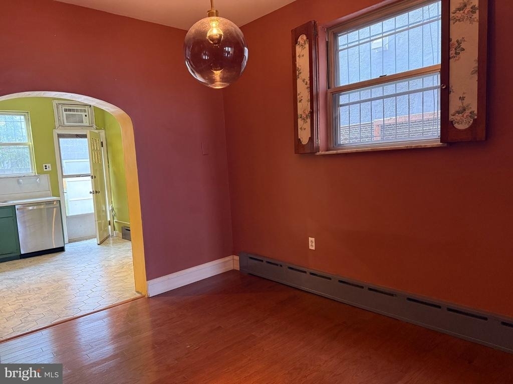 1228 Snyder Avenue - Photo 4