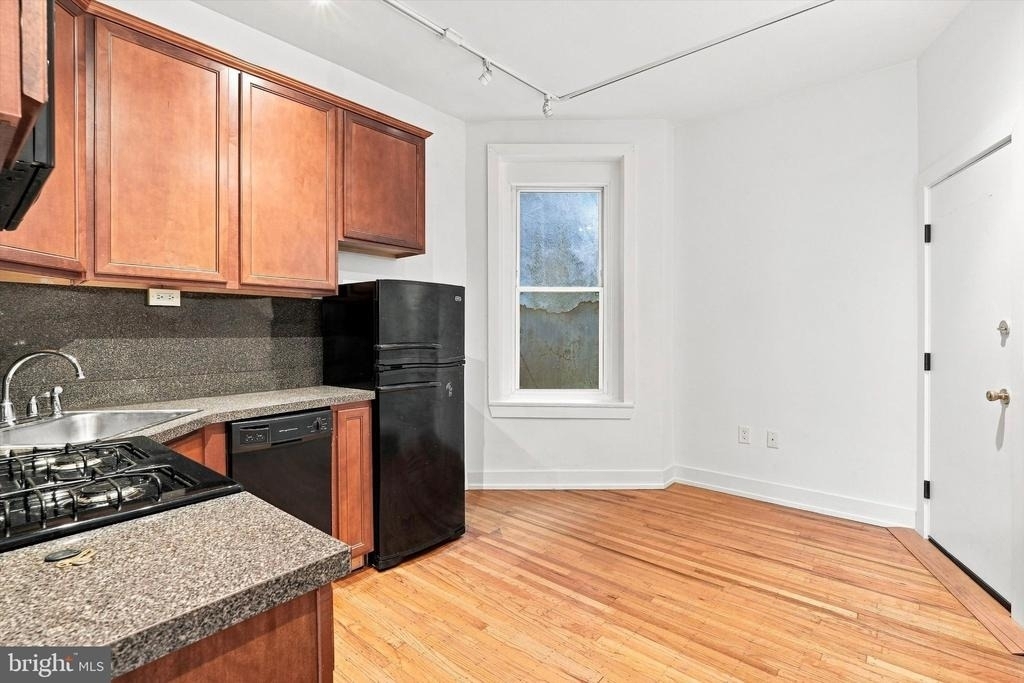 1001 Pine Street - Photo 1