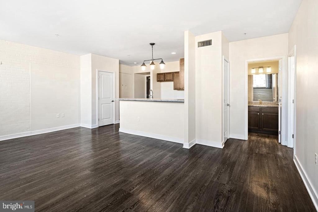 523 N Broad Street - Photo 1