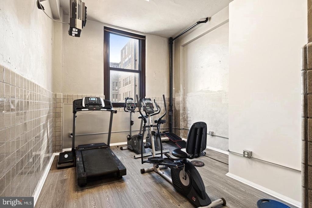 523 N Broad Street - Photo 10