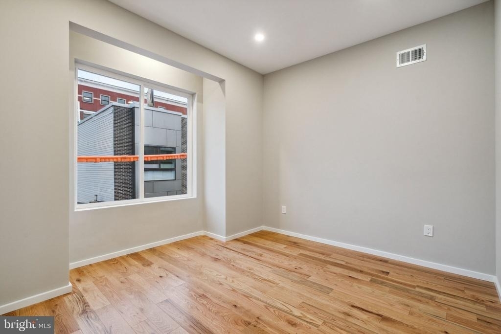 1713 W Seybert Street - Photo 13