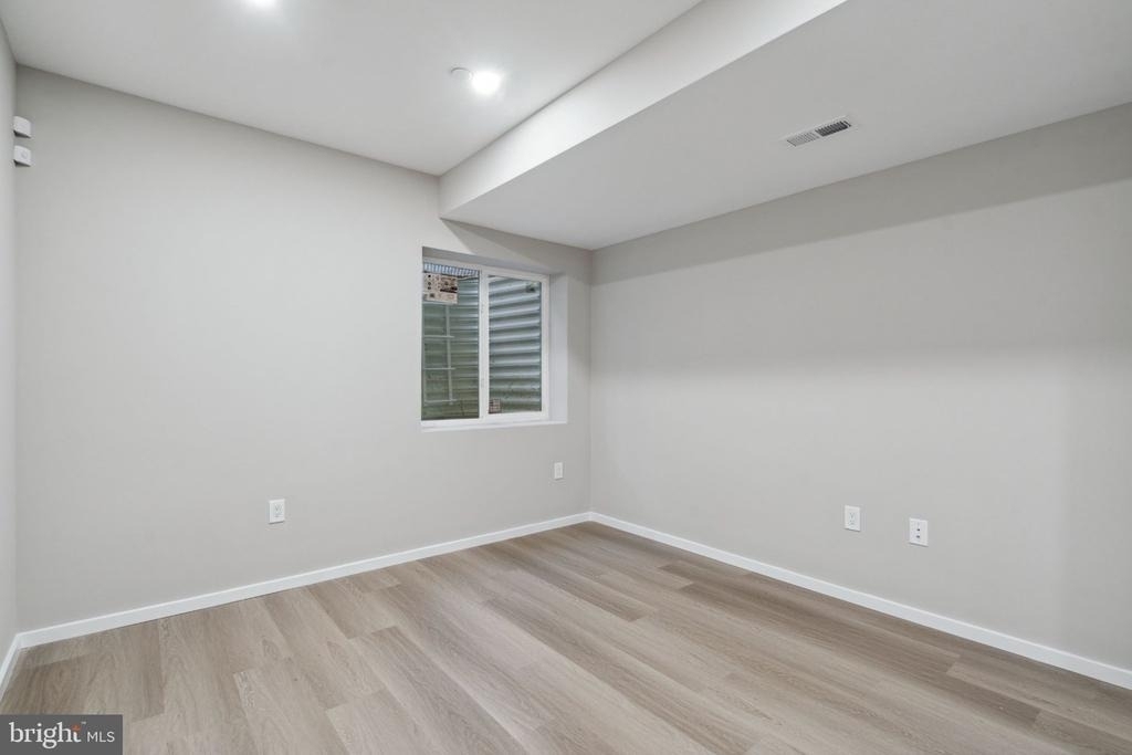 1713 W Seybert Street - Photo 8
