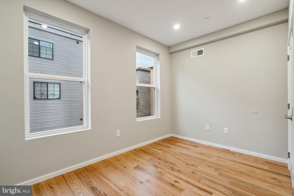 1713 W Seybert Street - Photo 9