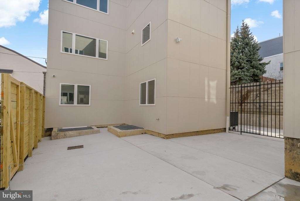 1530 N Palethorp Street - Photo 11