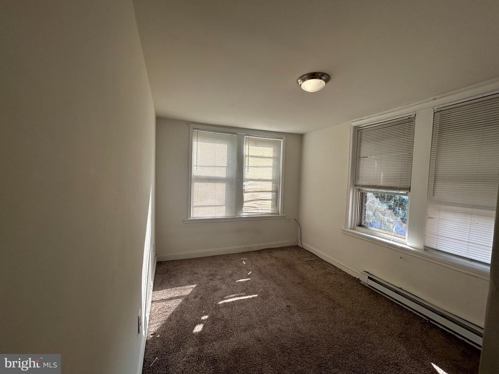 1812 E Thayer Street - Photo 9