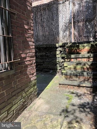 2033 Spruce Street - Photo 9
