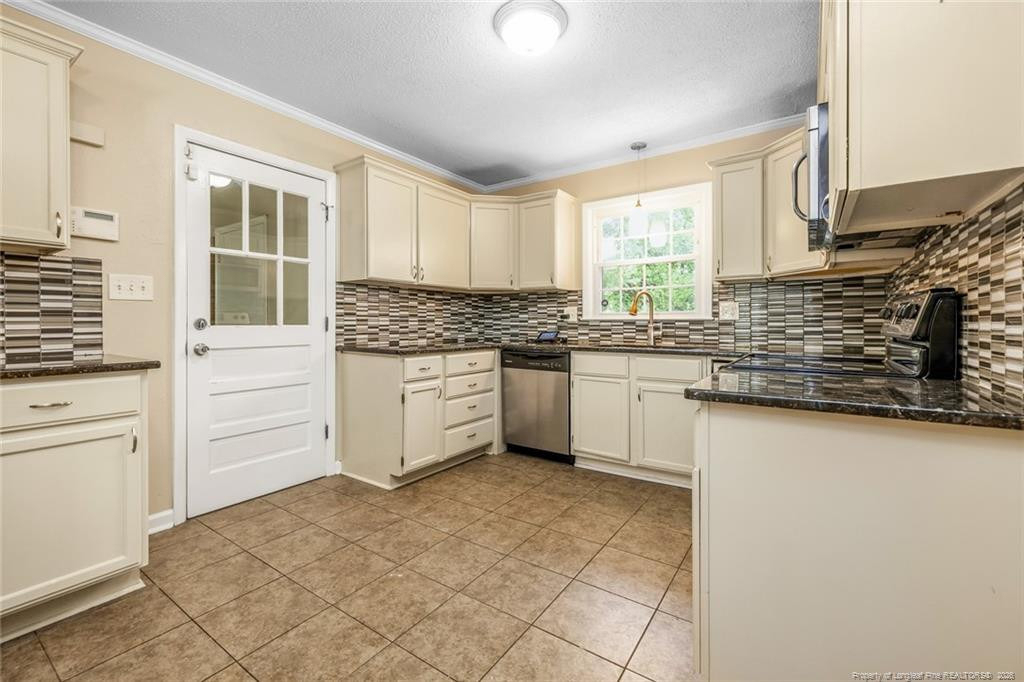 6432 Milford Road - Photo 11
