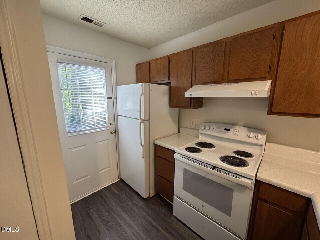 2902 Faversham Place - Photo 6