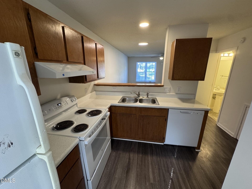 2902 Faversham Place - Photo 7