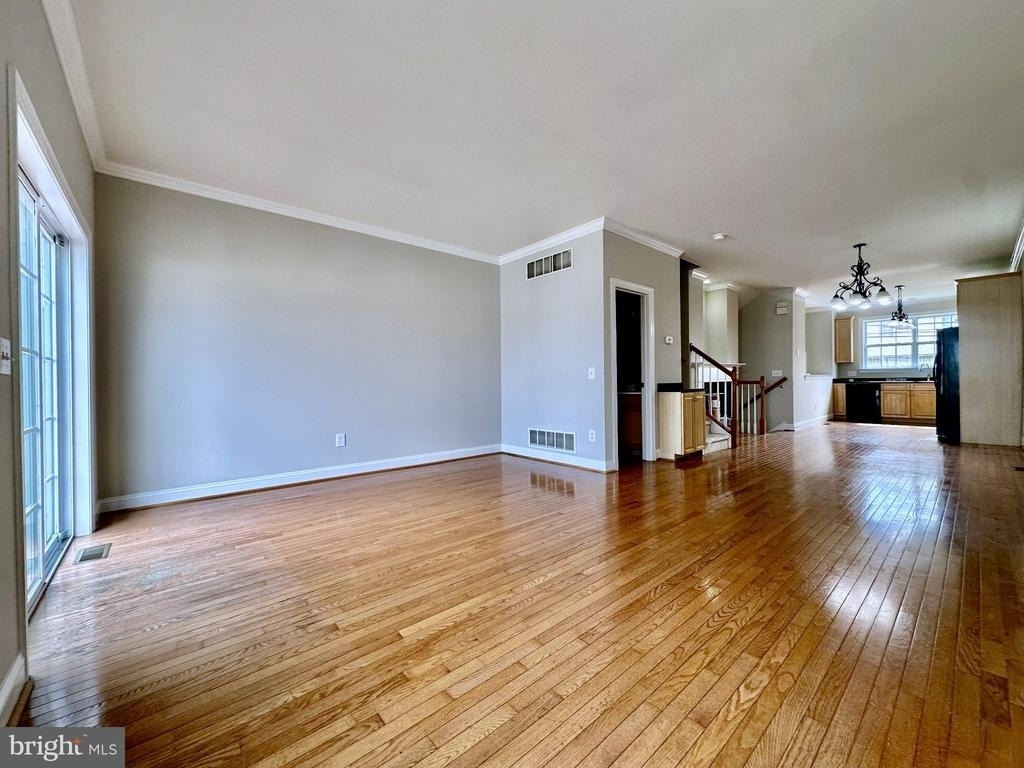 39 W 5th Street - Photo 5