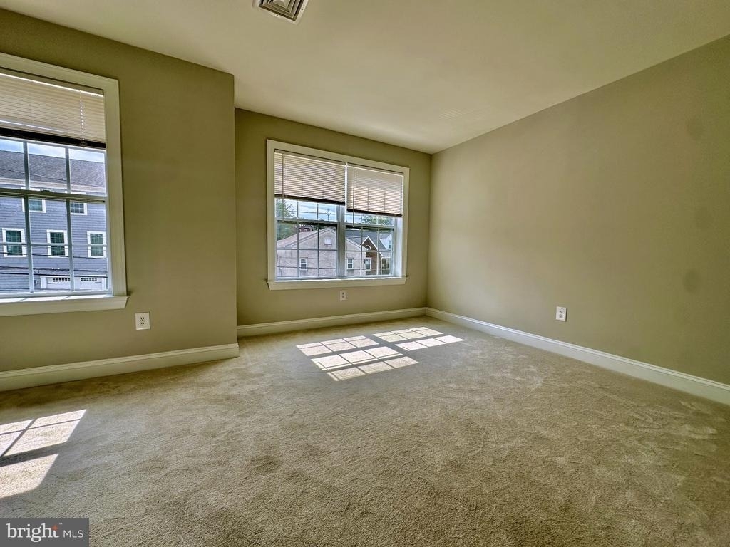 39 W 5th Street - Photo 14