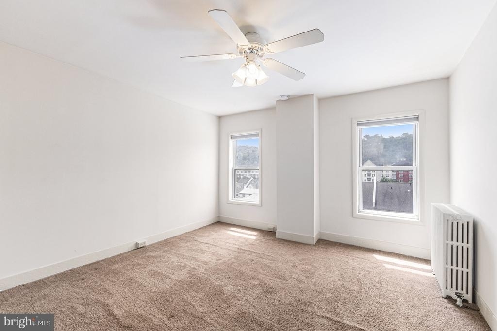 309 E Hector Street - Photo 10