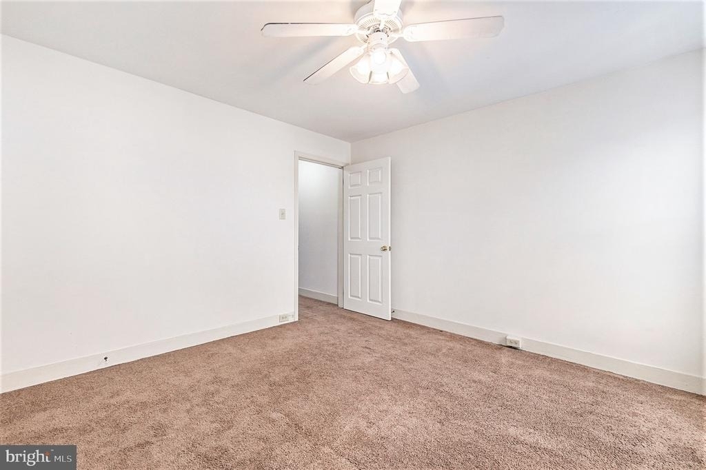 309 E Hector Street - Photo 5