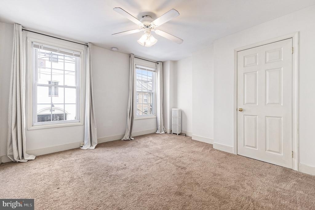 309 E Hector Street - Photo 4