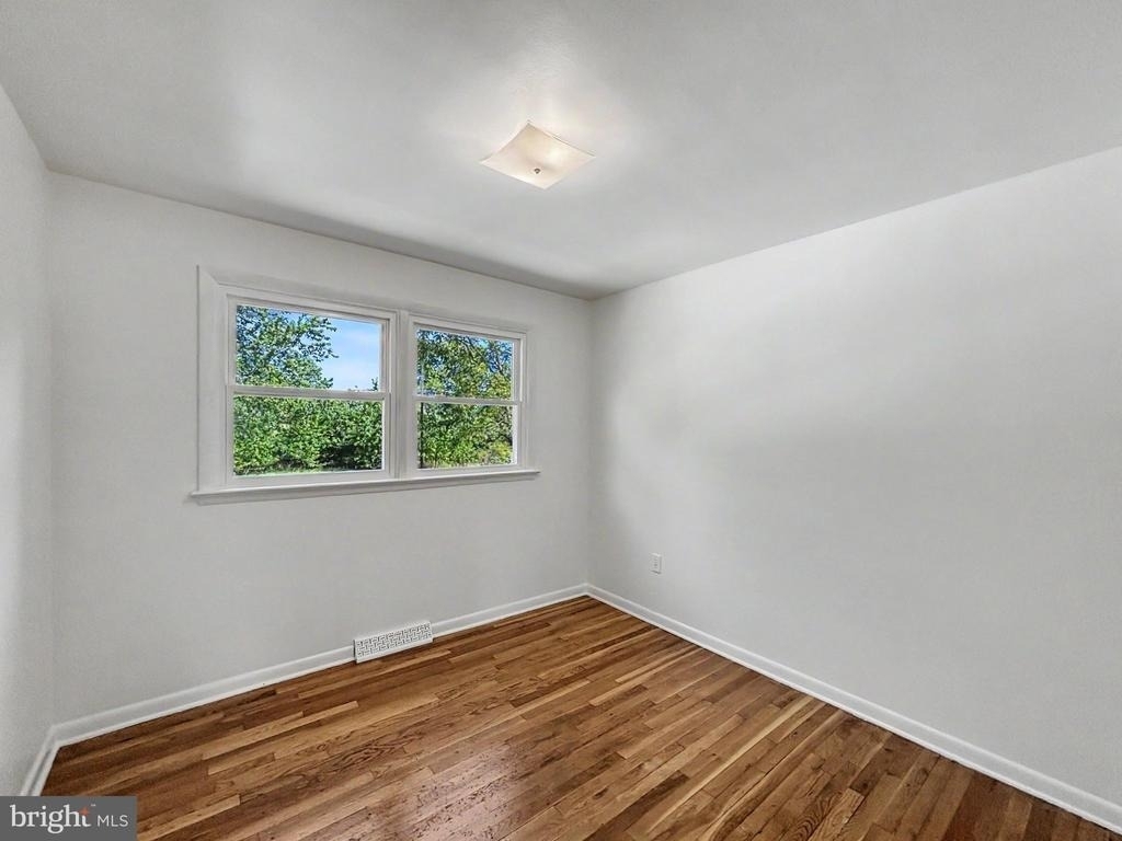 4615 Lincoln Way E - Photo 9