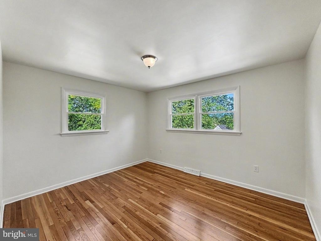 4615 Lincoln Way E - Photo 7