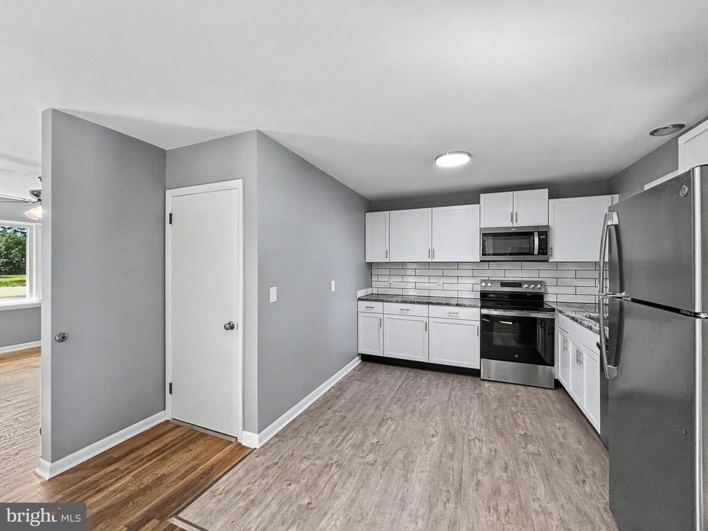 4615 Lincoln Way E - Photo 4