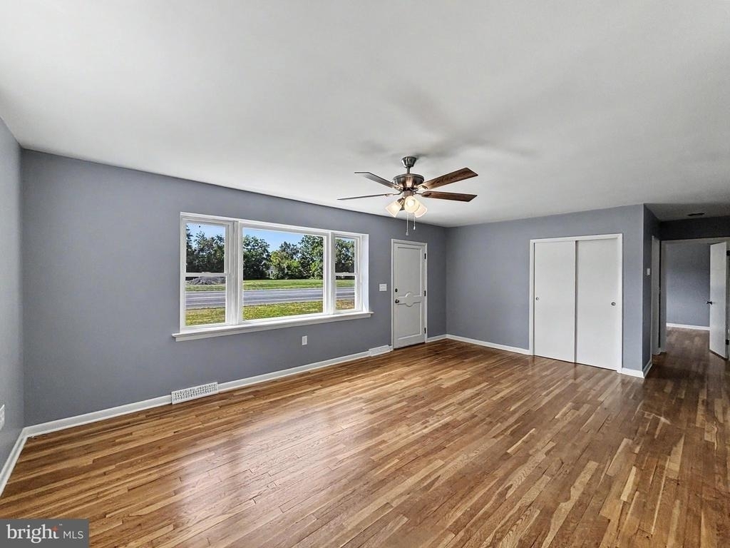 4615 Lincoln Way E - Photo 2