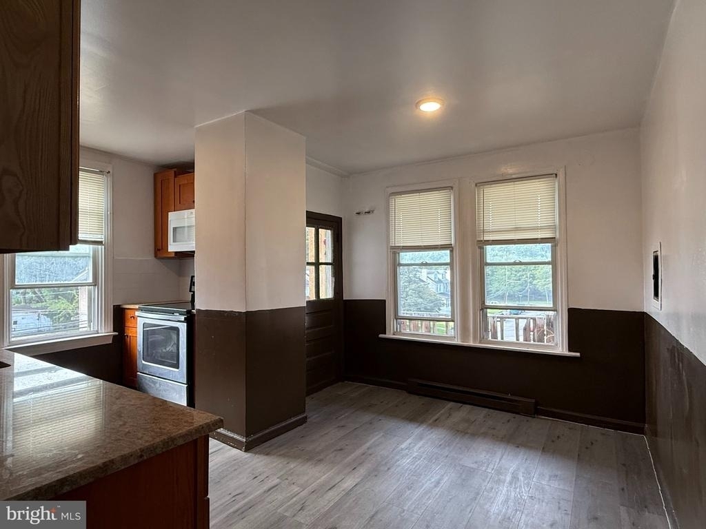 1300 Main Street - Photo 3
