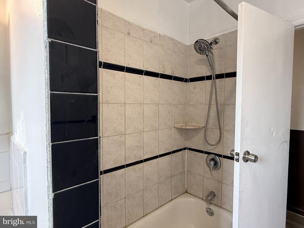 1300 Main Street - Photo 9