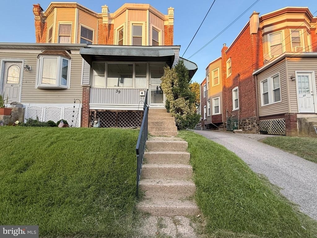 39 Walnut Street - Photo 0