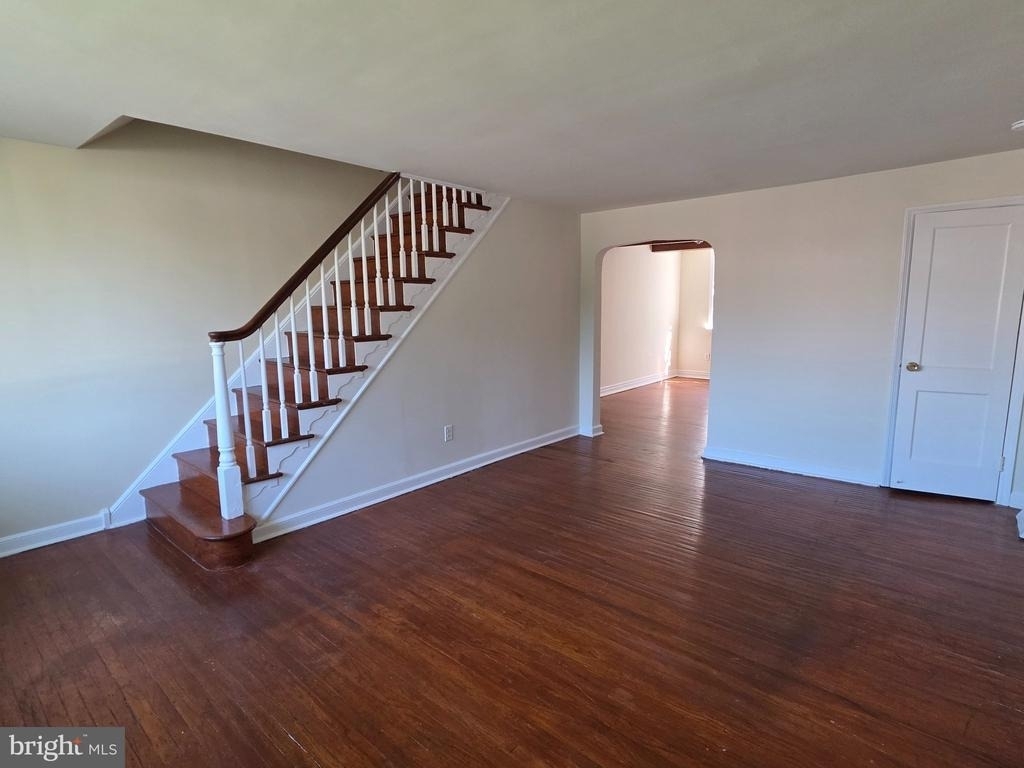 615 W 14th Street - Photo 1