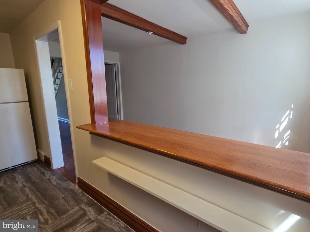 615 W 14th Street - Photo 8