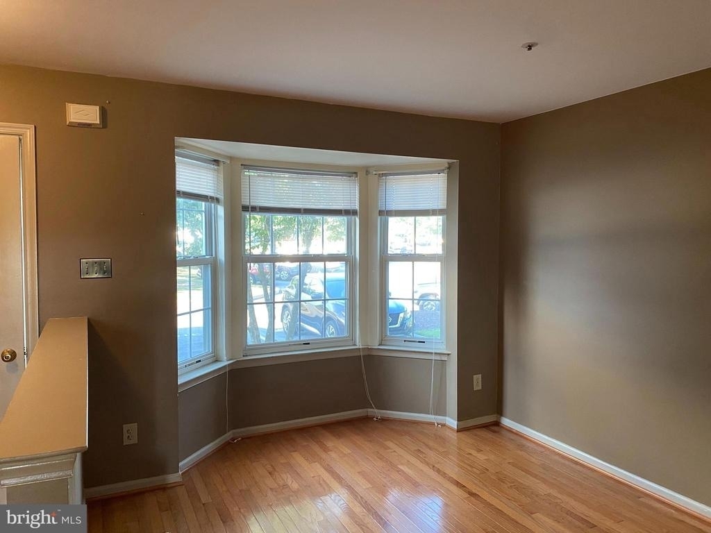 309 Huntington Court - Photo 1
