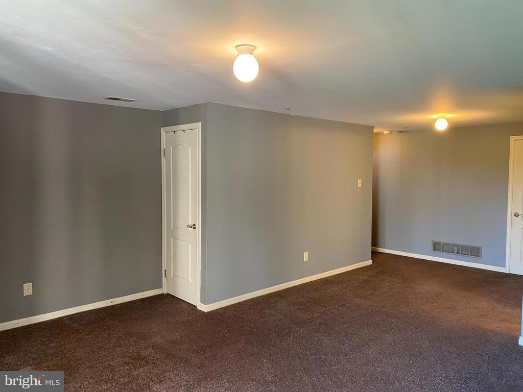 309 Huntington Court - Photo 16