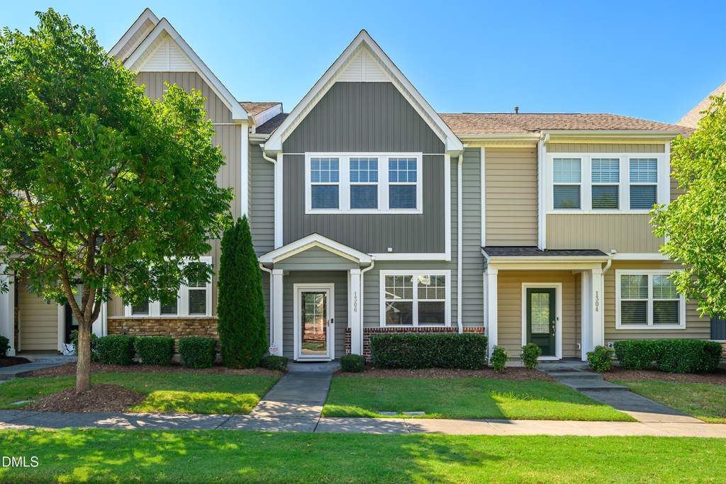 1306 Farm Pond Trail - Photo 0