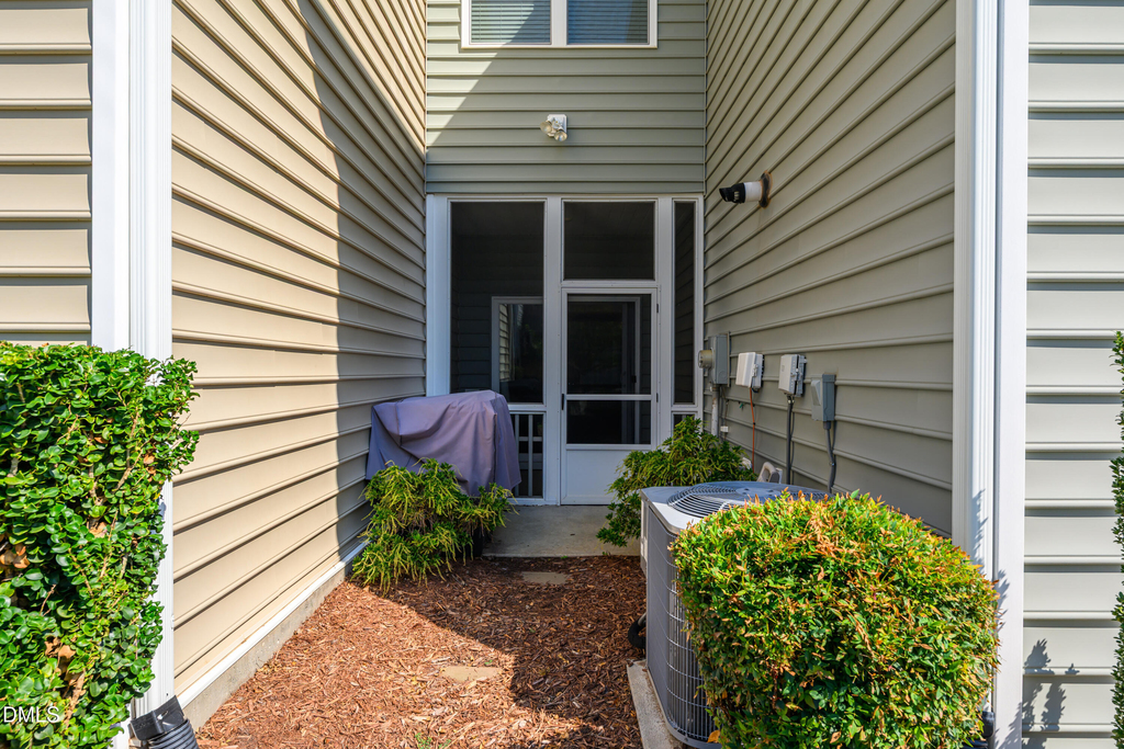 1306 Farm Pond Trail - Photo 4