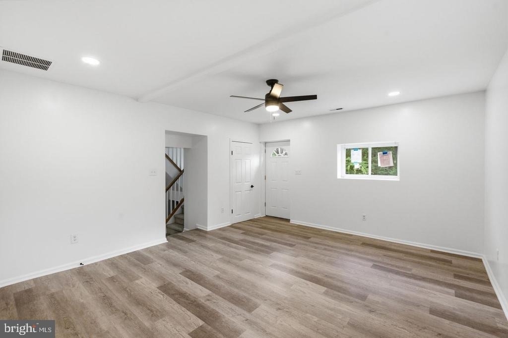 1419 Victory Avenue - Photo 3