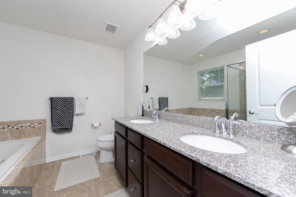 28 Regency Court - Photo 11