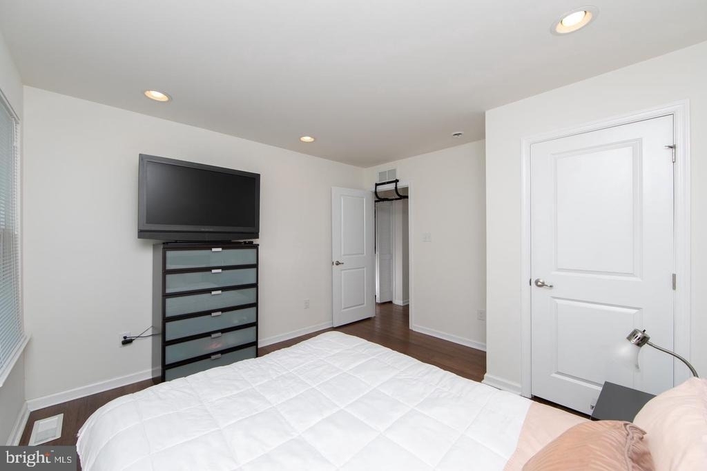 28 Regency Court - Photo 15