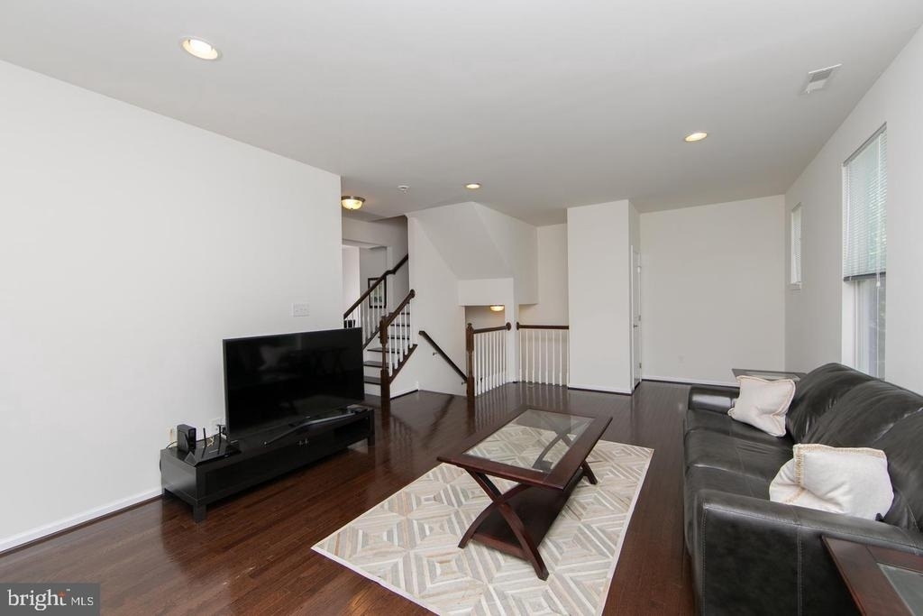 28 Regency Court - Photo 5