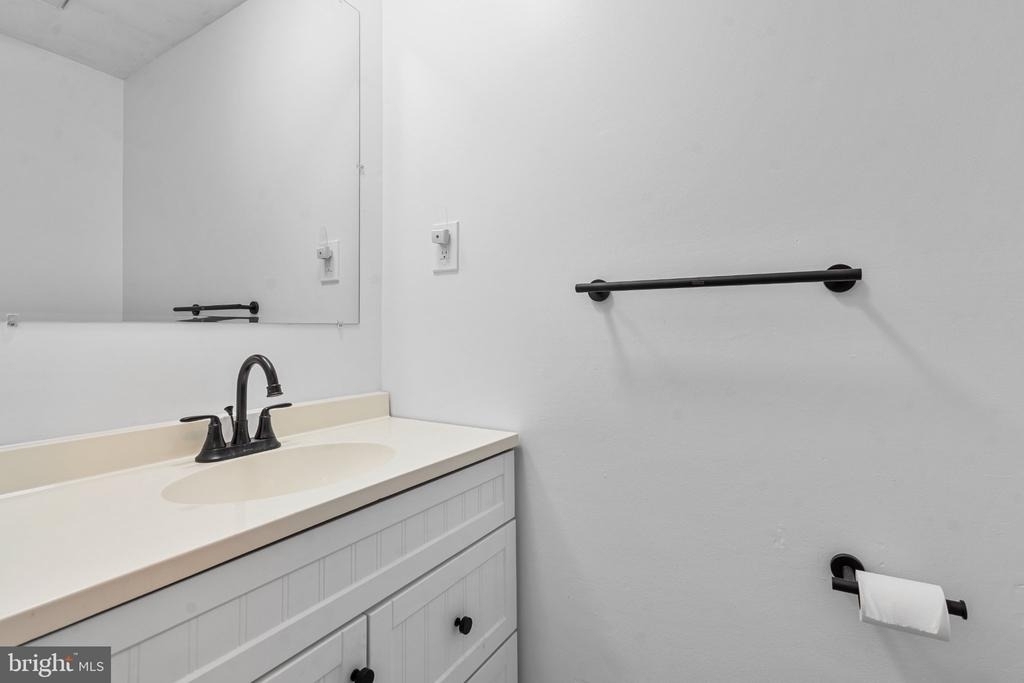 8 Holton Lane - Photo 31