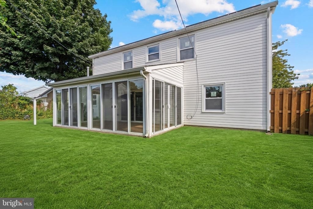 8 Holton Lane - Photo 2