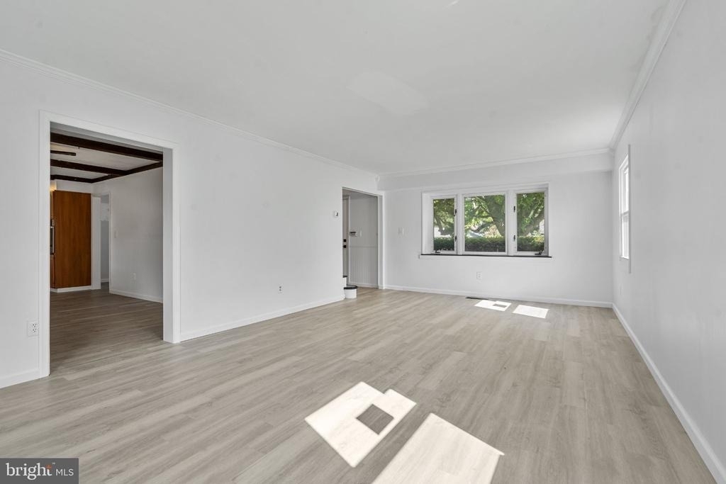 8 Holton Lane - Photo 7