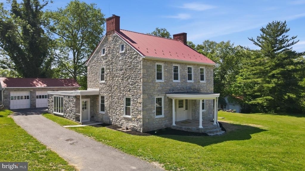 8805 Reichard Road - Photo 1