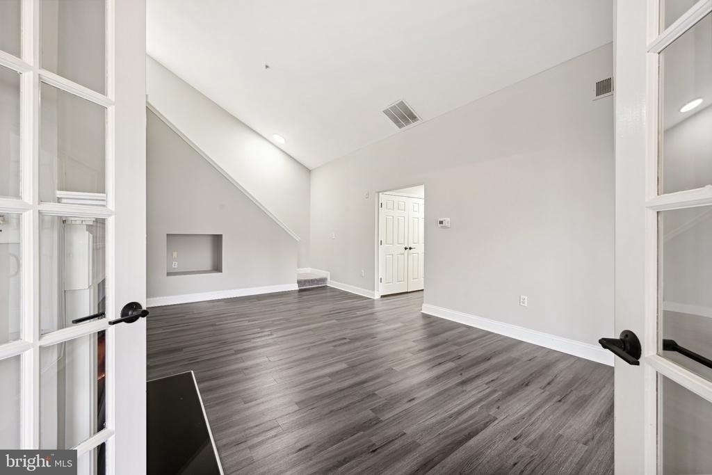 6520 Lake Park Drive - Photo 2