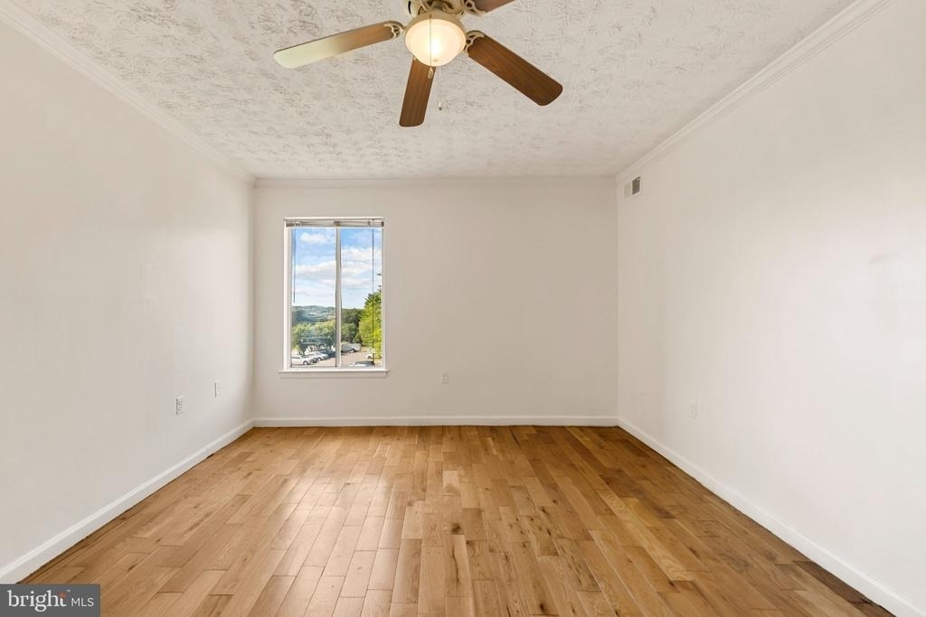 7716 Hanover Parkway - Photo 18